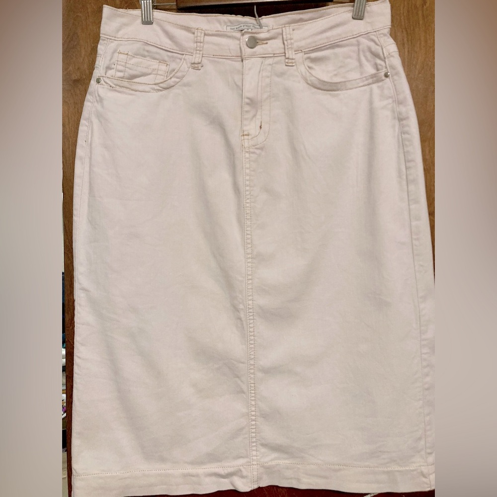 THE Main Street Exchange Leah Skirt